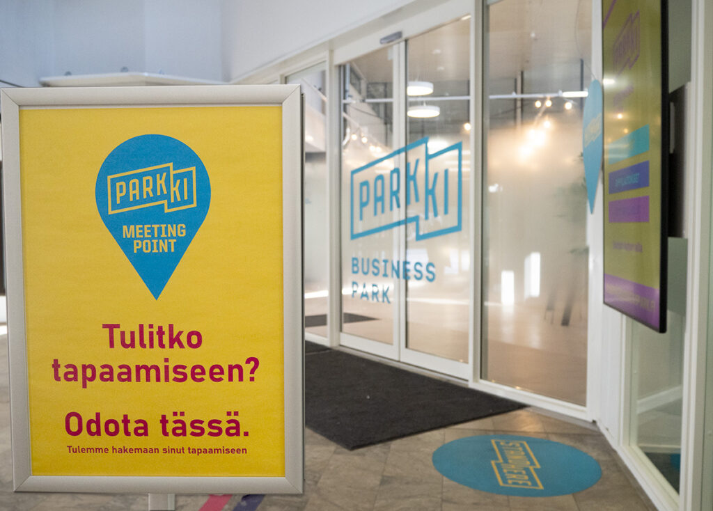 Parkki Business Parkin aulan yleiskuva.